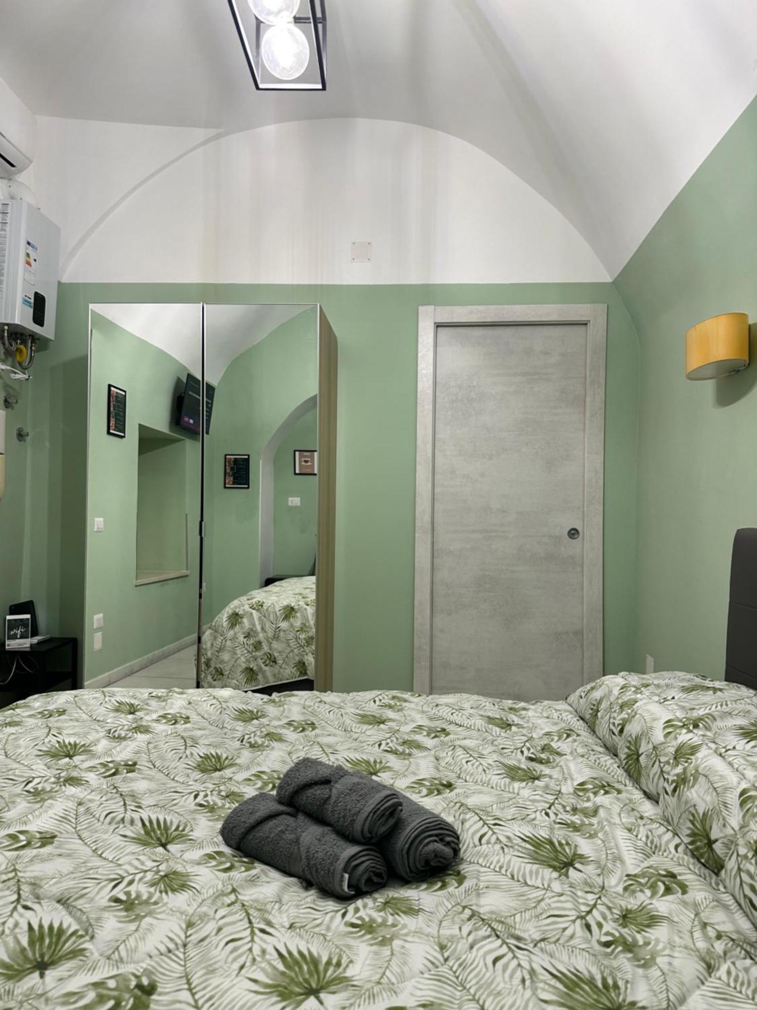 Casa Carmeli Bed & Breakfast Naples Exterior photo